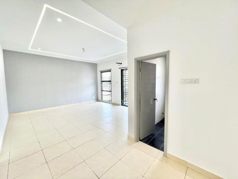 2-storey Terraced House for Sale in Bandar Dato Onn (Tebrau) - Melinda Ee - Living Room - PropertyGuru.com.my
