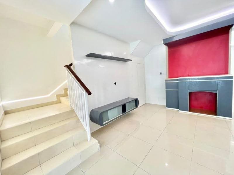 2-storey Terraced House for Sale in Bandar Dato Onn (Tebrau) - Melinda Ee - Living Room - PropertyGuru.com.my