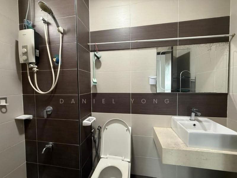 Kondominium untuk Dijual di M Condominium @ Larkin - Daniel Yong - Bathroom - PropertyGuru.com.my