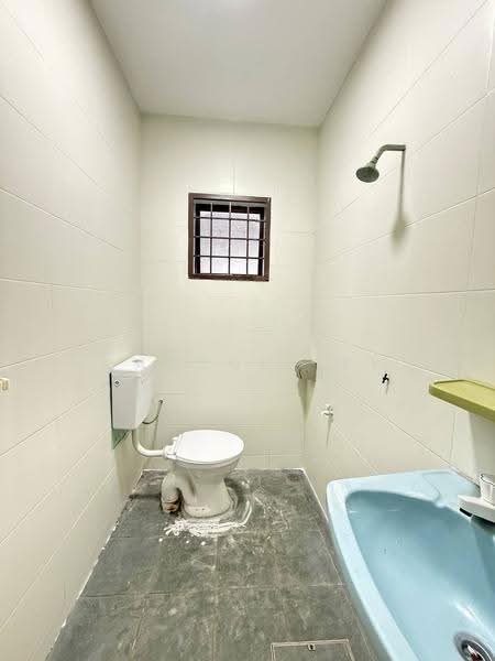 Rumah Teres 2-Tingkat untuk Dijual di Taman Saleng (Kulai) - Marcus Tey - Bathroom - PropertyGuru.com.my