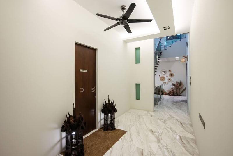Rumah Banglo untuk Dijual di Taman Paramount (Petaling Jaya) - Josephine Pea LS - Entrance - PropertyGuru.com.my
