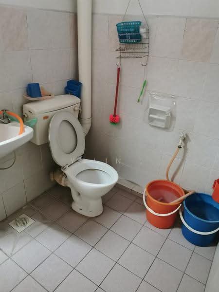 2-storey Terraced House for Sale in Taman Bukit Minyak (Bukit Minyak) - Yilin . - Bathroom - PropertyGuru.com.my