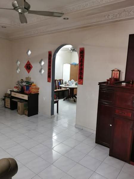 2-storey Terraced House for Sale in Taman Bukit Minyak (Bukit Minyak) - Yilin . - Living Room - PropertyGuru.com.my