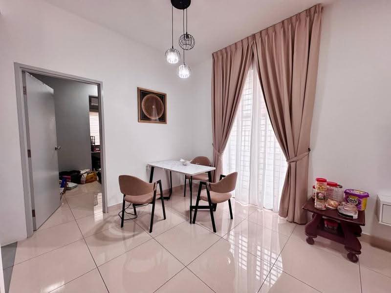 2-storey Terraced House for Sale in Bandar Indahpura (Kulai) - Elaine Sim - Dining Room - PropertyGuru.com.my