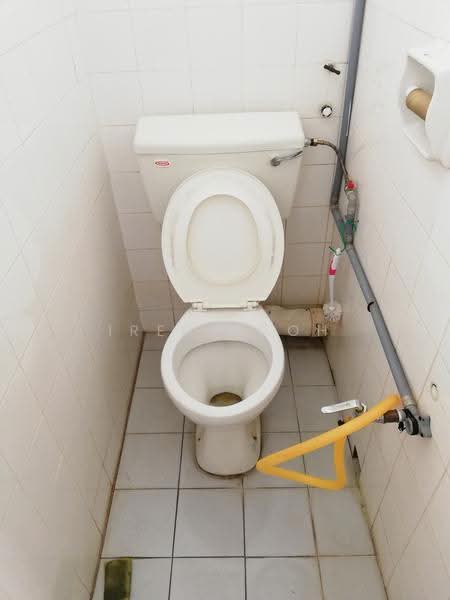 Pangsapuri untuk Dijual di BJ Court Apartment - Irene Goh - Bathroom - PropertyGuru.com.my