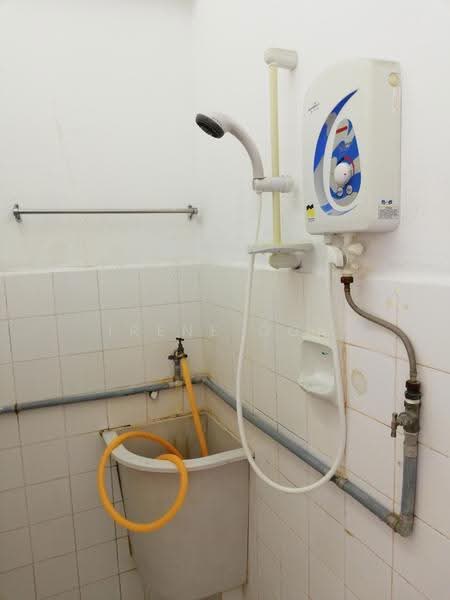 Pangsapuri untuk Dijual di BJ Court Apartment - Irene Goh - Bathroom - PropertyGuru.com.my