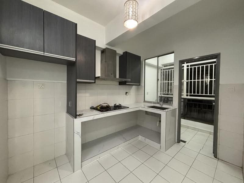 Kondominium untuk Disewa di Radius Residence - Jeffrey Liew - Kitchen - PropertyGuru.com.my
