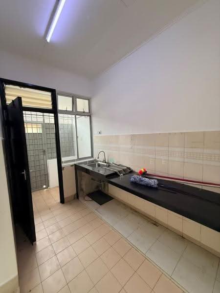 1-storey Terraced House for Sale in Taman Pasir Putih (Pasir Gudang) - Melinda Ee - Kitchen - PropertyGuru.com.my