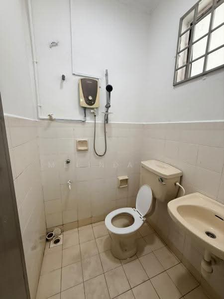 1-storey Terraced House for Sale in Taman Pasir Putih (Pasir Gudang) - Melinda Ee - Bathroom - PropertyGuru.com.my