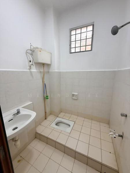 1-storey Terraced House for Sale in Taman Pasir Putih (Pasir Gudang) - Melinda Ee - Bathroom - PropertyGuru.com.my