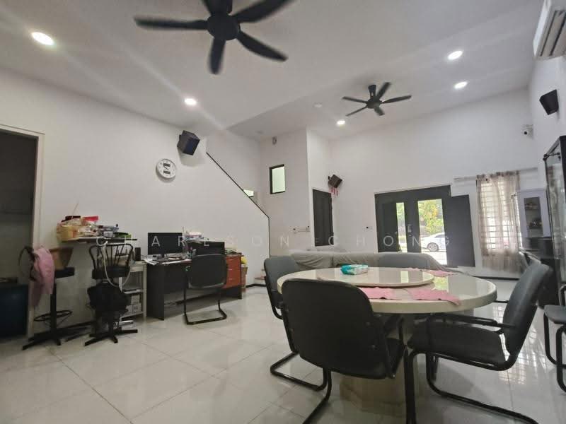 Rumah Teres 2.5-Tingkat untuk Dijual di Bandar Kinrara Seksyen 1 (Bandar Kinrara) - Charlson Chong - Living Room - PropertyGuru.com.my