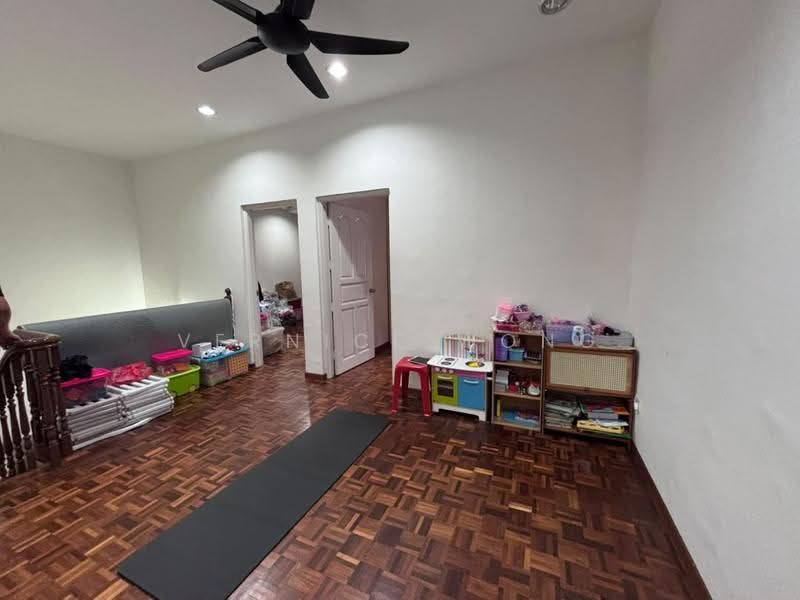 Rumah Teres 2-Tingkat untuk Dijual di Taman Perling (Perling) - Vernice Wong - Living Room - PropertyGuru.com.my