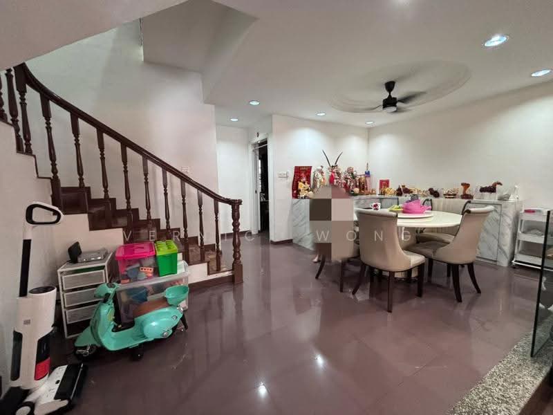 Rumah Teres 2-Tingkat untuk Dijual di Taman Perling (Perling) - Vernice Wong - Dining Room - PropertyGuru.com.my