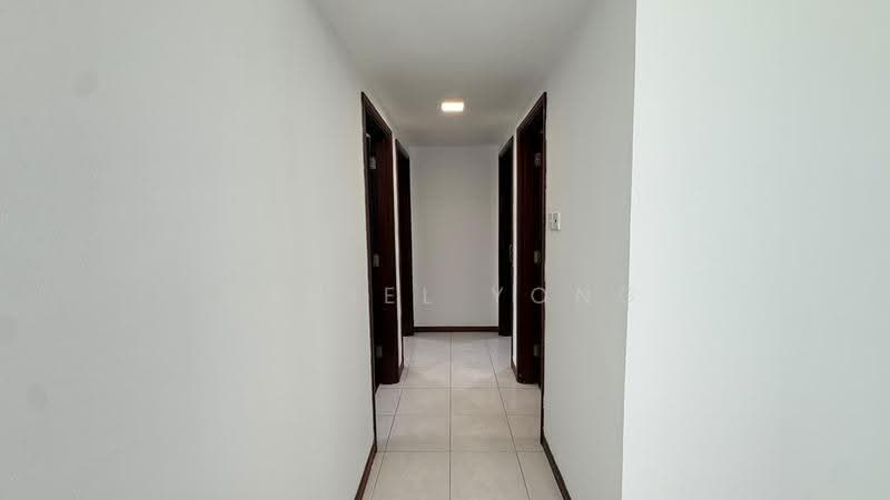 Apartment for Sale at Molek Pine 1 - Daniel Yong - Corridor - PropertyGuru.com.my