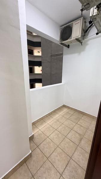 Apartment for Sale at Molek Pine 1 - Daniel Yong - Balcony - PropertyGuru.com.my