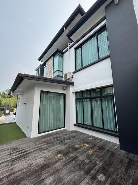 Semi-Detached House for Sale in Kuching (Sarawak) - Jared Yii - Exterior - PropertyGuru.com.my