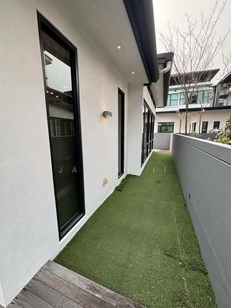Semi-Detached House for Sale in Kuching (Sarawak) - Jared Yii - Exterior - PropertyGuru.com.my