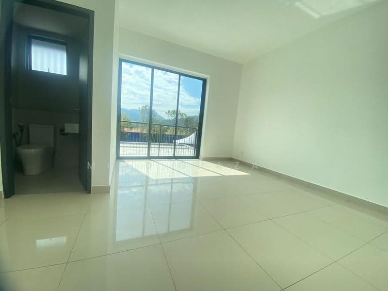 Rumah Teres 2-Tingkat untuk Dijual di Bukit Beruntung (Serendah) - Mohd Ghazali - Bathroom - PropertyGuru.com.my
