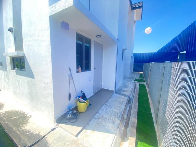 Rumah Teres 2-Tingkat untuk Dijual di Bukit Beruntung (Serendah) - Mohd Ghazali - Exterior - PropertyGuru.com.my