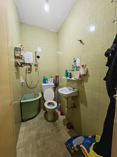 2-storey Terraced House for Sale in SS19 (Subang Jaya) - Samantha Chooi - Bathroom - PropertyGuru.com.my
