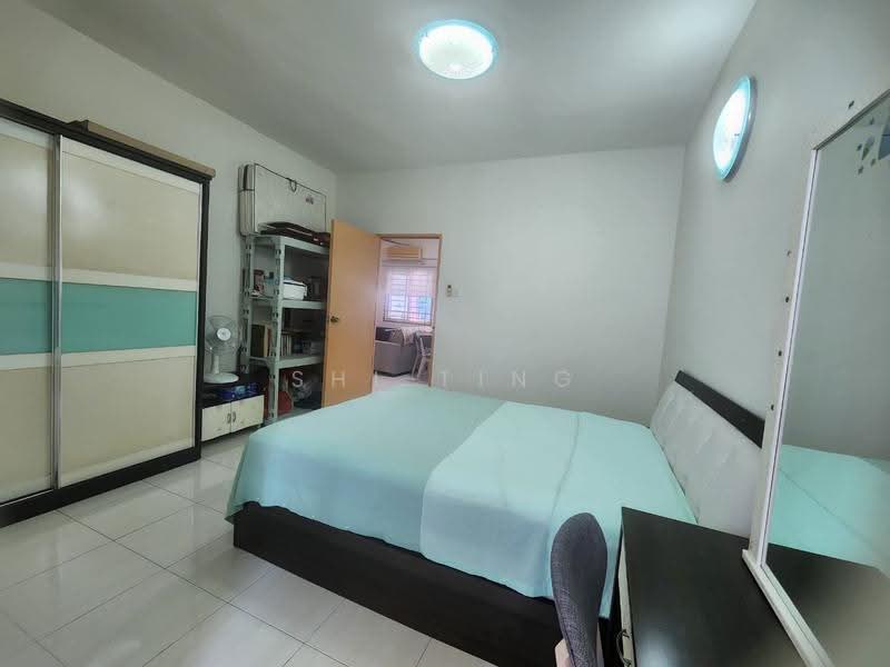 Kediaman Servis untuk Dijual di The Embassy (Bangunan Duta Impian) - Shi Ting - PropertyGuru.com.my