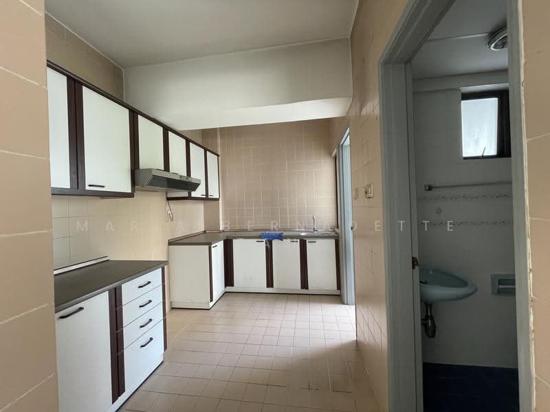 Kondominium untuk Dijual di Pantai Hillpark 3 - Maria Bernadette Tan - Kitchen - PropertyGuru.com.my