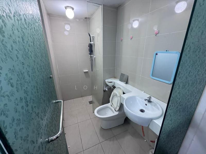 Kediaman Servis untuk Disewa di The Scott Garden SOHO - Loh KC - Bathroom - PropertyGuru.com.my