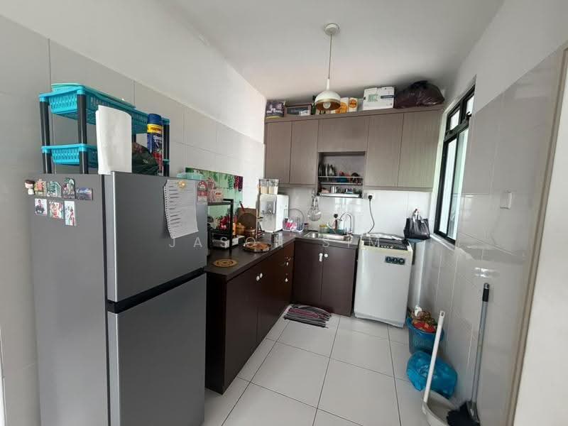 Kediaman Servis untuk Dijual di Sky View - Jason Sim - Kitchen - PropertyGuru.com.my