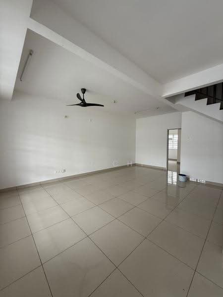 2-storey Terraced House for Sale in Bandar Indahpura (Kulai) - Kuu Chin - Living Room - PropertyGuru.com.my