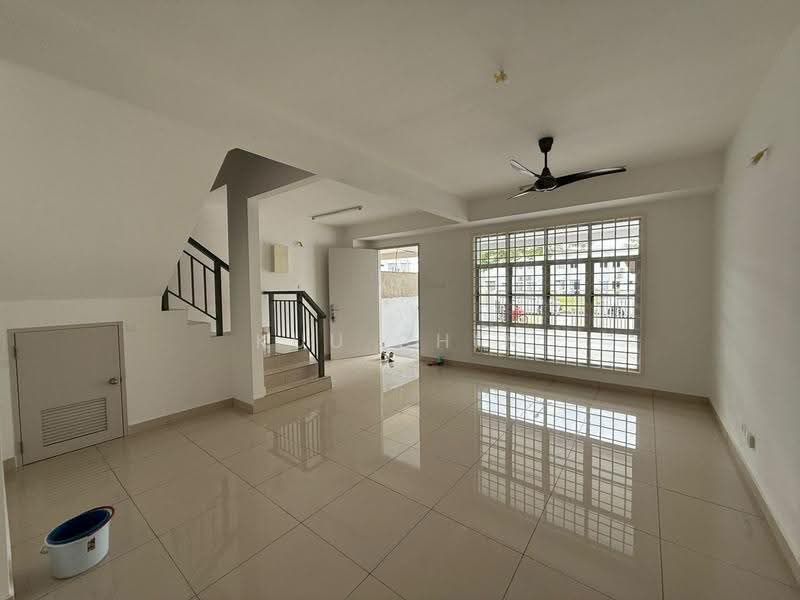2-storey Terraced House for Sale in Bandar Indahpura (Kulai) - Kuu Chin - Living Room - PropertyGuru.com.my