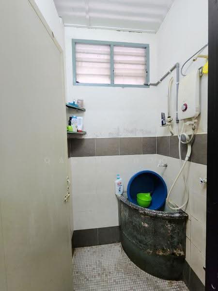 Rumah Teres 1-Tingkat untuk Dijual di Taman Tasek (Ipoh) - Qazin Khoo - Bathroom - PropertyGuru.com.my