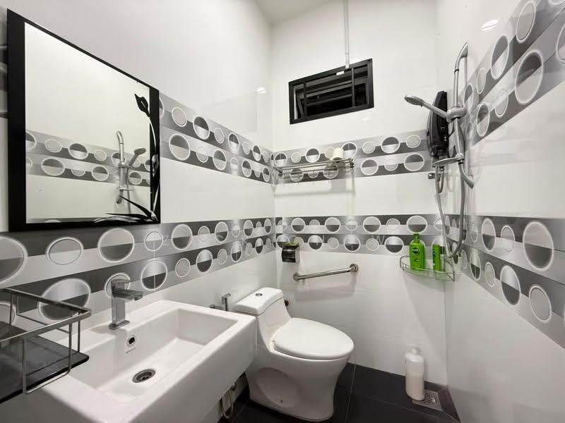 2-storey Terraced House for Sale in Bandar Putra Kulai (Kulai) - Zack Chow - Bathroom - PropertyGuru.com.my