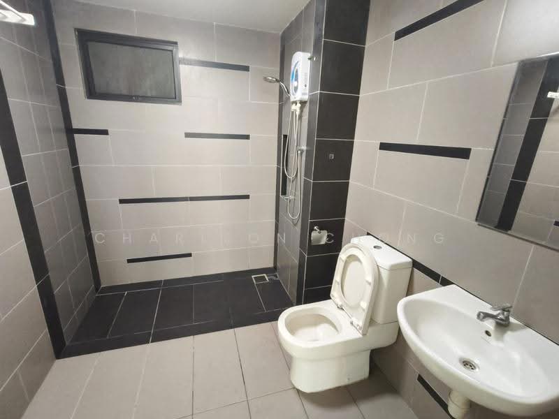 Kondominium untuk Dijual di The Z Residence - Charlson Chong - Bathroom - PropertyGuru.com.my