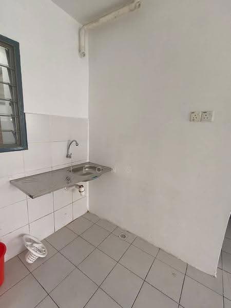 Pangsapuri untuk Dijual di The Rise Collection 1 - Leong . - Kitchen - PropertyGuru.com.my