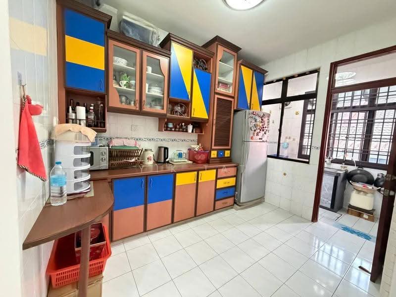 2-storey Terraced House for Sale in Taman Perling (Perling) - Yik Tat - Kitchen - PropertyGuru.com.my