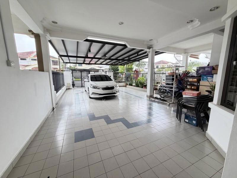 2-storey Terraced House for Sale in Taman Perling (Perling) - Yik Tat - Car Park - PropertyGuru.com.my