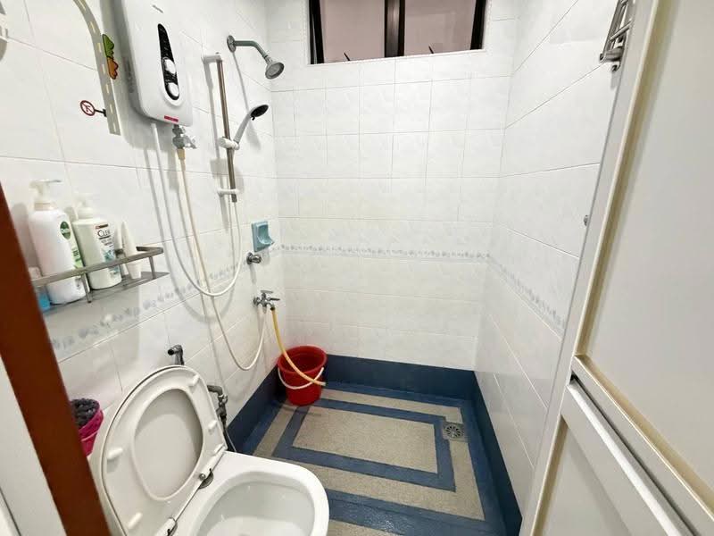 2-storey Terraced House for Sale in Taman Perling (Perling) - Yik Tat - Bathroom - PropertyGuru.com.my