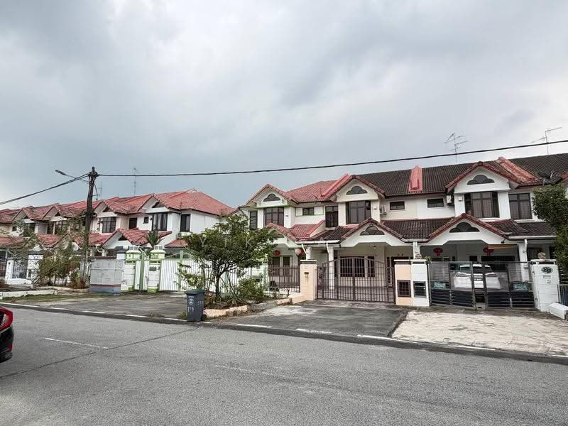 2-storey Terraced House for Sale in Taman Perling (Perling) - Yik Tat - Exterior - PropertyGuru.com.my