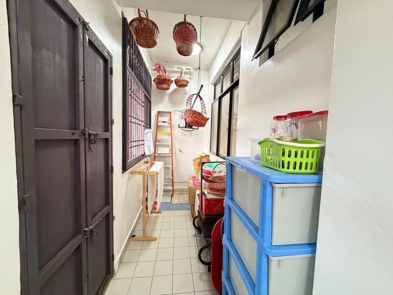 2-storey Terraced House for Sale in Taman Perling (Perling) - Yik Tat - Corridor - PropertyGuru.com.my