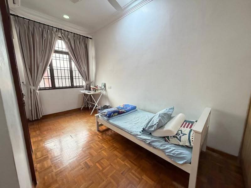 2-storey Terraced House for Sale in Taman Perling (Perling) - Yik Tat - Bedroom - PropertyGuru.com.my