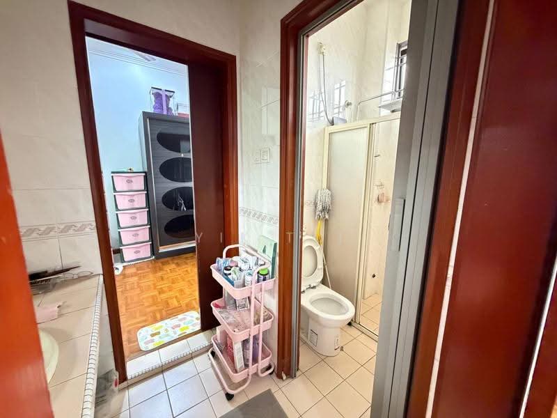 2-storey Terraced House for Sale in Taman Perling (Perling) - Yik Tat - Bathroom - PropertyGuru.com.my