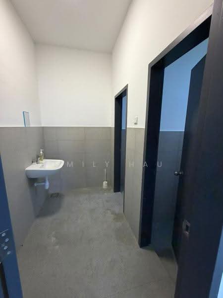 Kilang untuk Dijual di Eco Business Park 1 (Johor Bahru) - Emily Hau - Bathroom - PropertyGuru.com.my