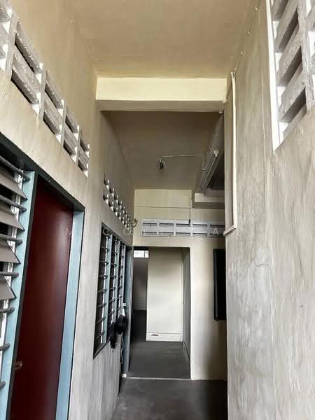 Apartment for Sale at Pangsapuri Indah - Micole Tan - Corridor - PropertyGuru.com.my