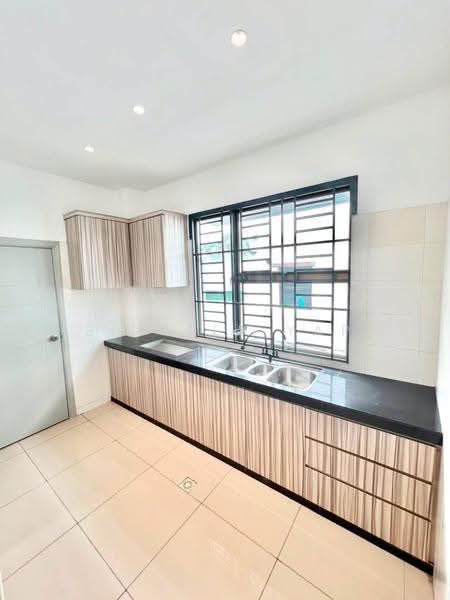 Rumah Teres 2-Tingkat untuk Dijual di Bandar Dato Onn (Tebrau) - Shirley Yap - Kitchen - PropertyGuru.com.my