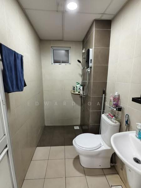 Kediaman Servis untuk Dijual di Pangsapuri Tanah Emas (Golden Sands) - Edward Gan - Bathroom - PropertyGuru.com.my