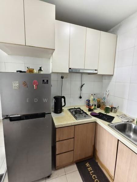 Kediaman Servis untuk Dijual di Pangsapuri Tanah Emas (Golden Sands) - Edward Gan - Kitchen - PropertyGuru.com.my