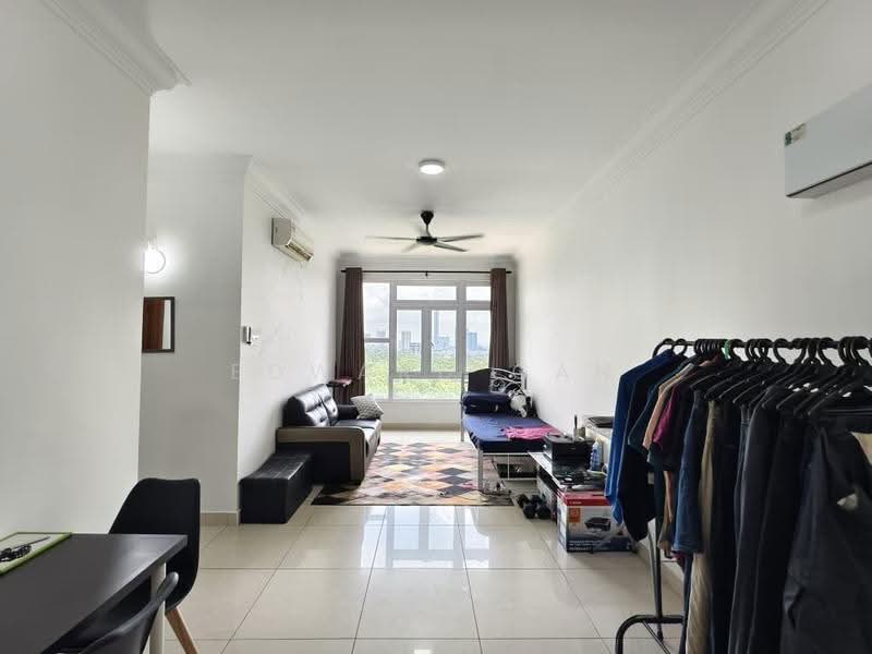 Kediaman Servis untuk Dijual di Pangsapuri Tanah Emas (Golden Sands) - Edward Gan - Living Room - PropertyGuru.com.my