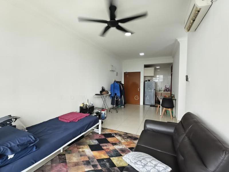 Kediaman Servis untuk Dijual di Pangsapuri Tanah Emas (Golden Sands) - Edward Gan - Living Room - PropertyGuru.com.my