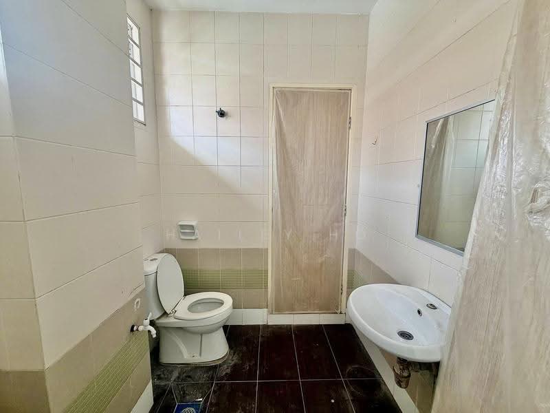 Rumah Teres untuk Disewa di Shah Alam (Selangor) - Hailey Ho - Bathroom - PropertyGuru.com.my