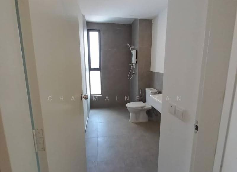 Kediaman Servis untuk Dijual di Suite Enesta - Charmaine Tan - Bathroom - PropertyGuru.com.my